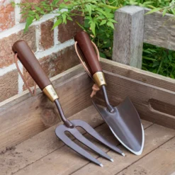 Burgon & Ball National Trust Brown Trowel -Plant Garden World burgon ball national trust brown trowel5019360201557 02i bq