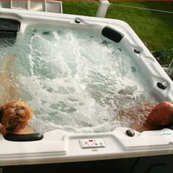 Canadian Spa Toronto Special Edition 6 Person Hot Tub -Plant Garden World canadian spa toronto special edition 6 person hot tub0708296543088 03i bq