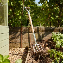 GoodHome Durum Hand Fork (W)295mm -Plant Garden World goodhome durum hand fork w 295mm3663602548744 03bq