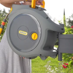Hozelock Auto-reel Wall-mounted Hose Reel & Hose (L)30m -Plant Garden World hozelock auto reel wall mounted hose reel hose l 30m5010646059565 02i bq