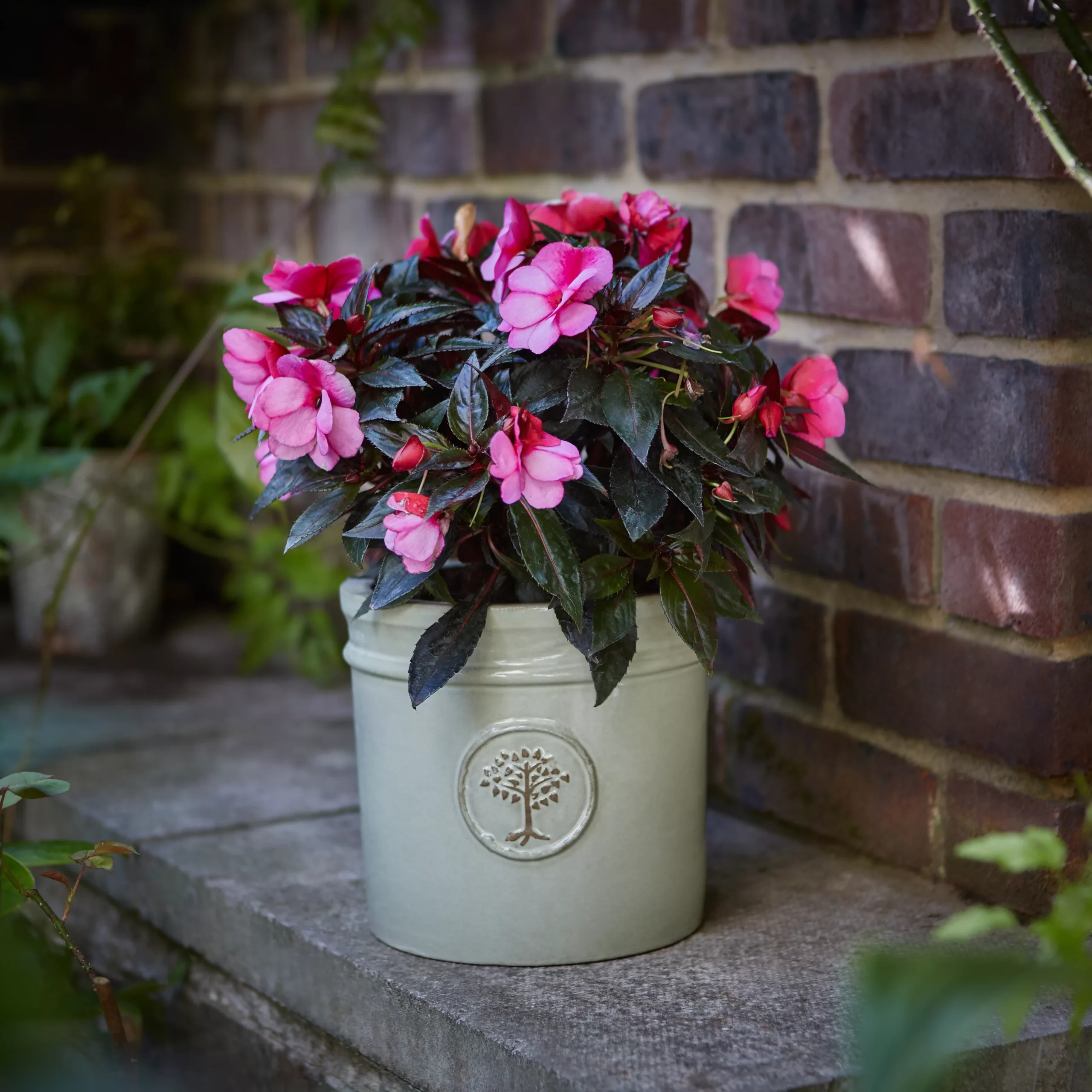 Verve Barcău Olive Ceramic Circular Plant Pot (Dia)20cm 3 Verve Barcău Olive Ceramic Circular Plant Pot (Dia)20cm - Image 3